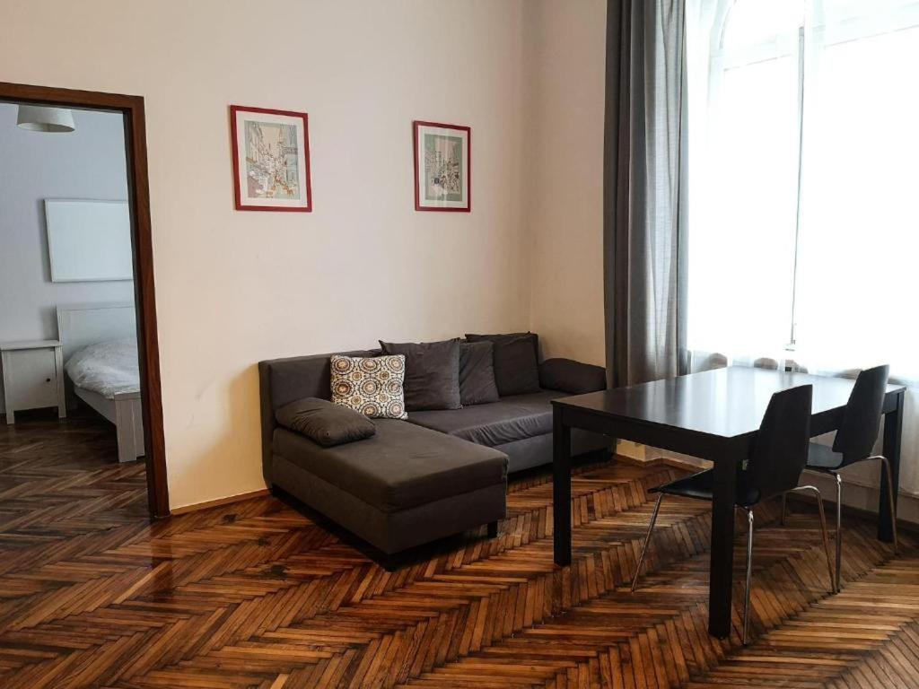Next To The Main Square Apartment *