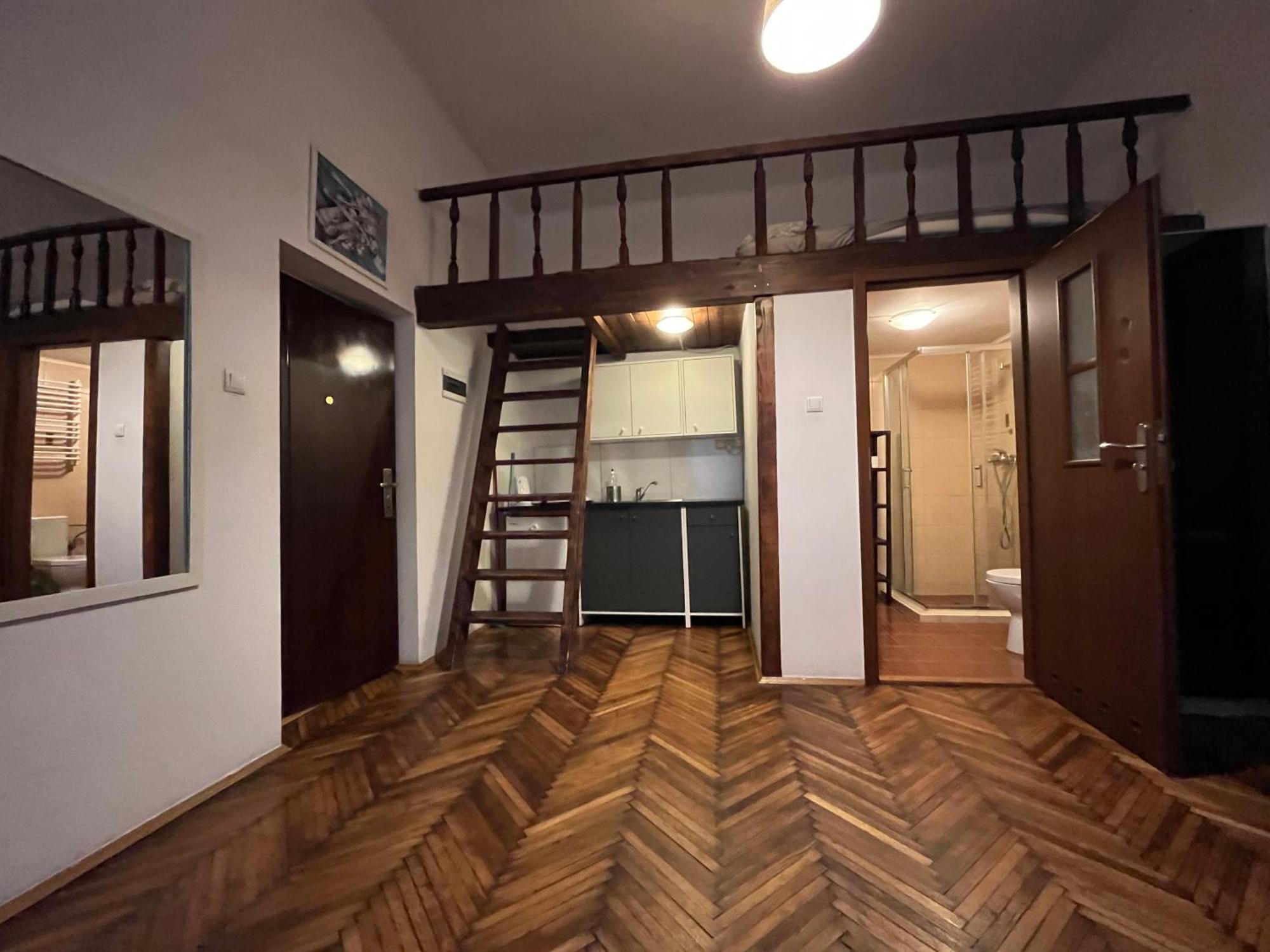 Apartment Next To The Main Square